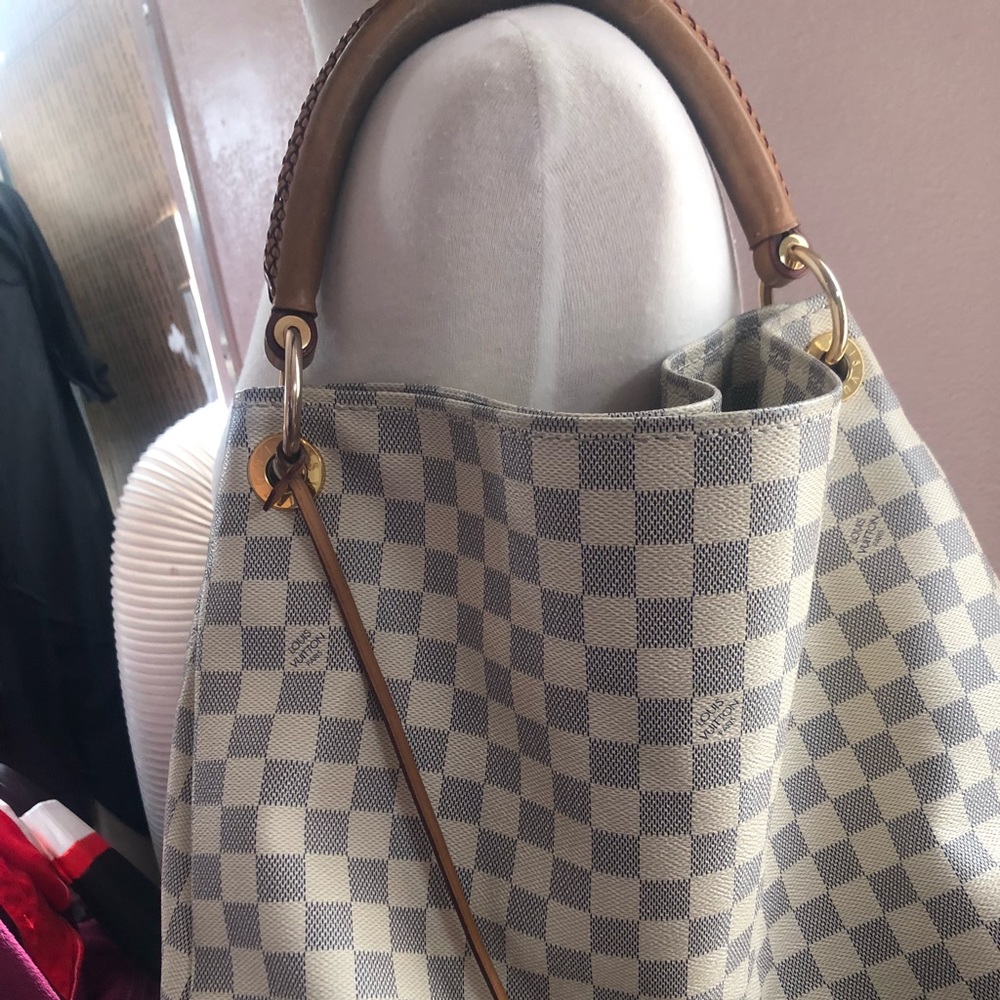 Louis Vuitton Artsy MM